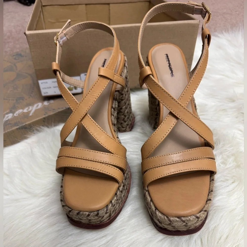 New in box Free People Fahn Jute Platform Natural Rafia